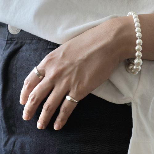 Mother of Pearl Signet RING ‐White‐/ SV925 ≪送料無料≫ シグネット