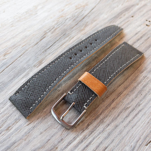 まるで存在していないかのように、あなたの時計を一日中持ち運べる