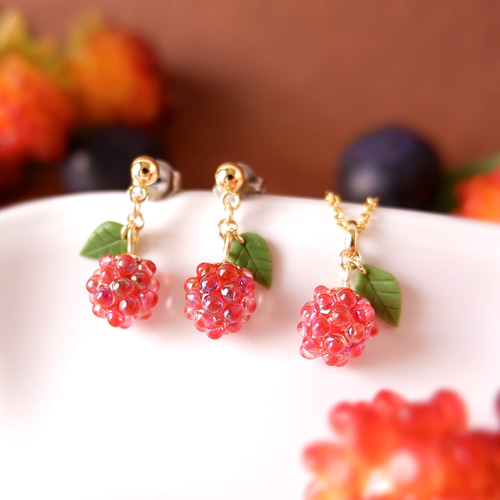 しずくビーズピアス／イヤリング【レッド】 | iichi 日々の暮らしを