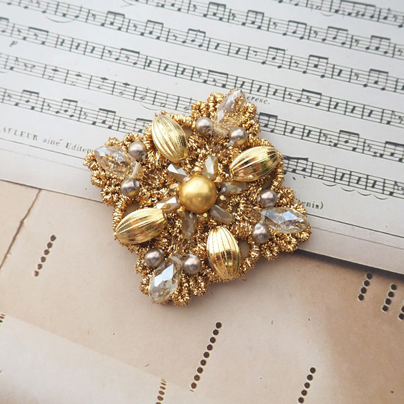 フラワー　花　ブローチ　ゴールド 106710-142_A.jpg