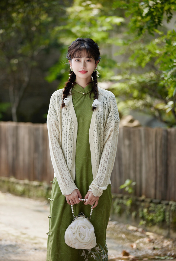 秋香綠色 國風印花短袖旗袍 新中式國風春節改良洋裝連身裙 第3張的照片