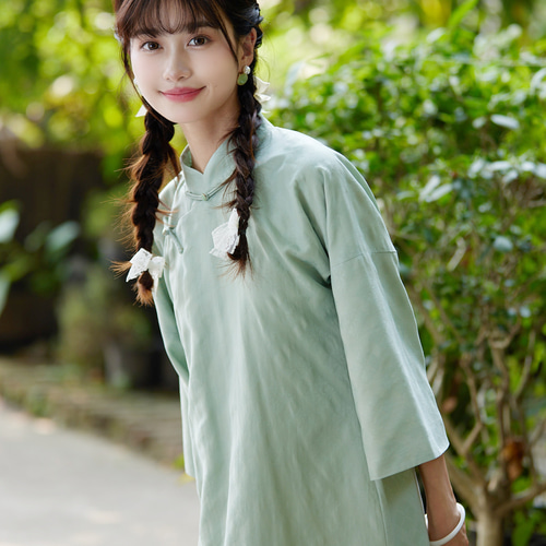 ライトグリーンの女の子の七分袖チャイナドレス新しい中国風国民風春 