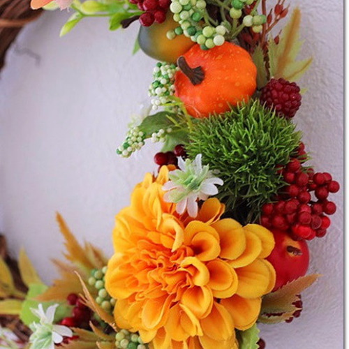 秋色リース】ロングセラー作品・オレンジ色のジニアが可愛い、色付く秋