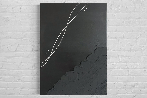 手で油絵を描いた北欧客間縦版のライトな白黒のグレー