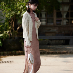 米白色 鏤空針織披肩外套 搭配旗袍 新中式中秋春節改良洋裝 第2張的照片