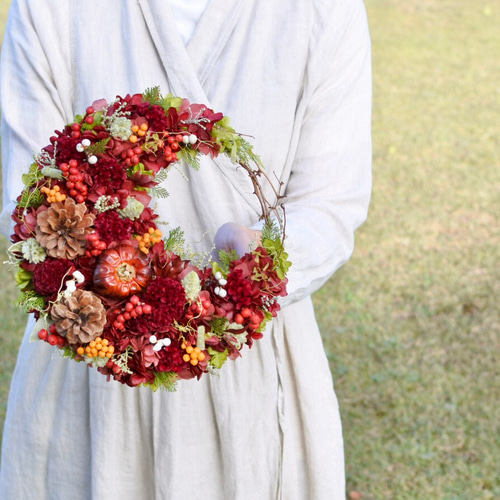 ボルドーの三日月リース・25㎝ プリザーブドフラワー ドライフラワー