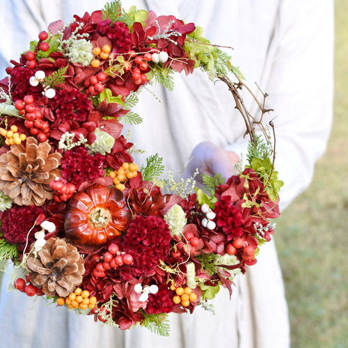 ボルドーの三日月リース・25㎝ プリザーブドフラワー ドライフラワー