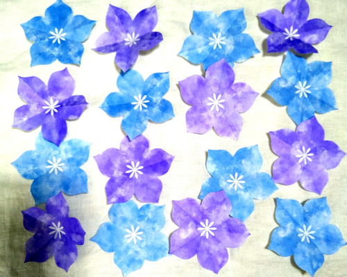 折り紙ハンドメイド　秋壁面　切り紙桔梗　現品40枚 桔梗・ききょう・秋・折り紙・切り紙・壁面飾り【☆送料無料