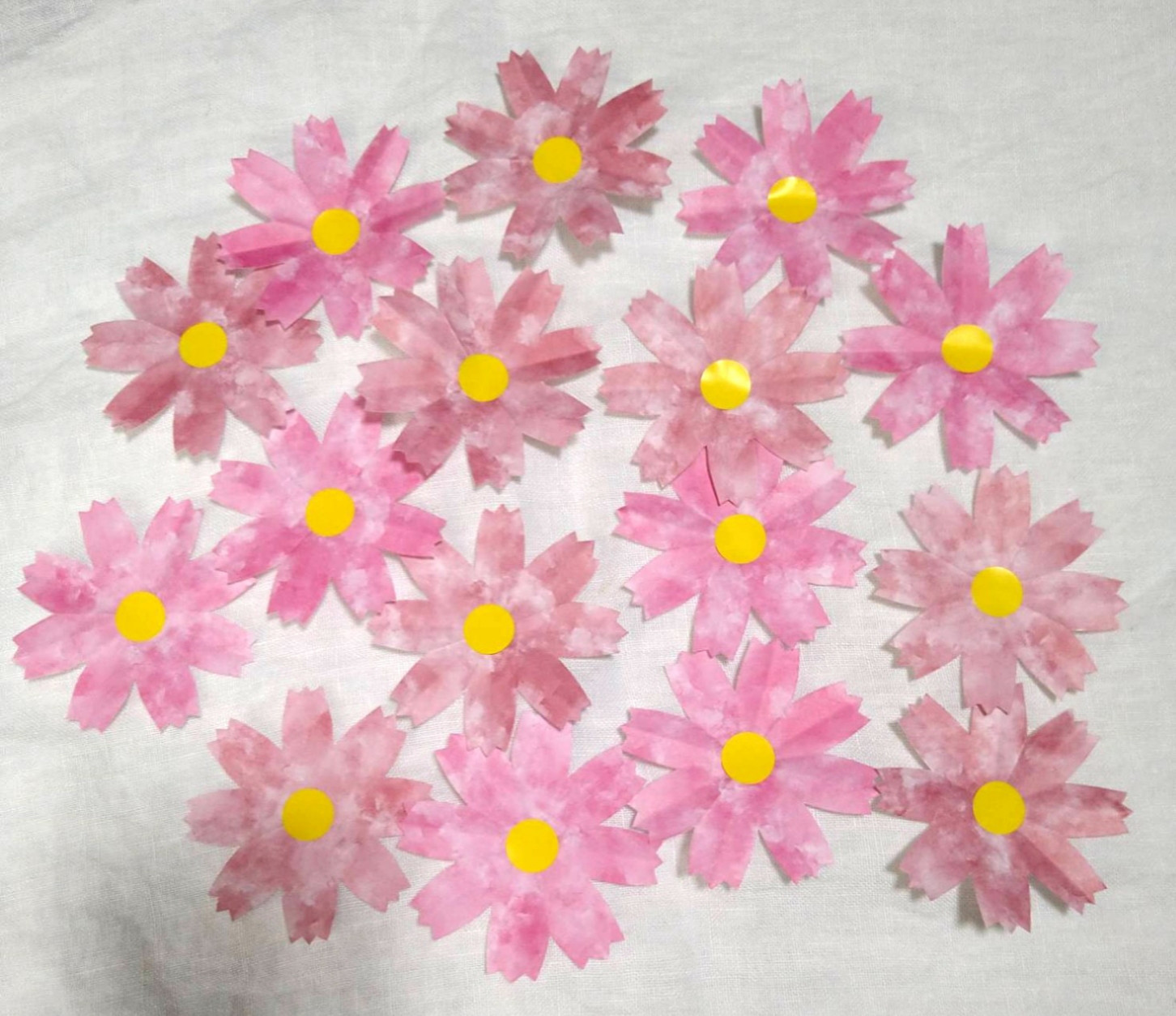 【額縁あり】秋桜(コスモス)の陶器作品 額縁あり】秋桜(コスモス)の陶器作品