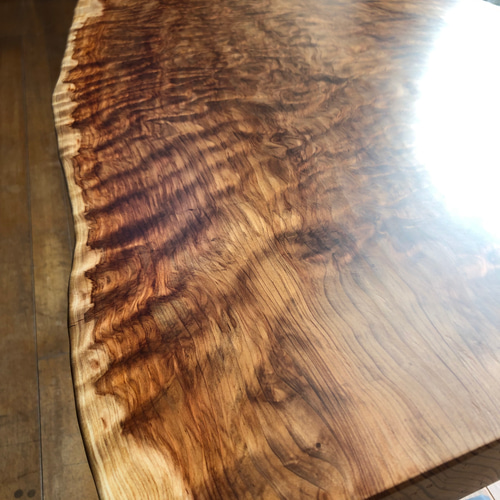 杉瘤の一級品！一枚板！テーブルなどに。 ローテーブル