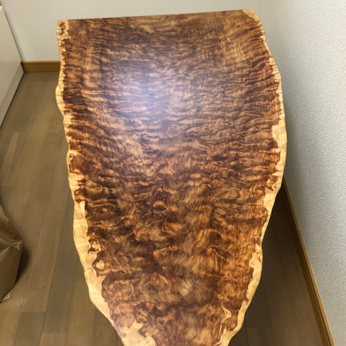 杉瘤の一級品！一枚板！テーブルなどに。 ローテーブル・リビング 