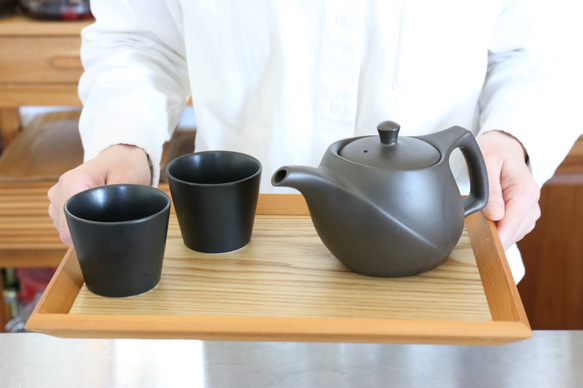 持ちやすい急須【新生活のお迎え準備に】「たっぷり大容量でほうじ茶や番茶にも」　愛知県常滑産・注ぎ口網付き急須・450cc 4枚目の画像