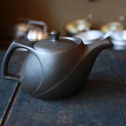 持ちやすい急須【新生活のお迎え準備に】「たっぷり大容量でほうじ茶や番茶にも」　愛知県常滑産・注ぎ口網付き急須・450cc 12枚目の画像