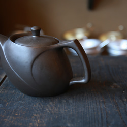 持ちやすい急須【新生活のお迎え準備に】「たっぷり大容量でほうじ茶や番茶にも」　愛知県常滑産・注ぎ口網付き急須・450cc 11枚目の画像