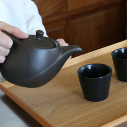 持ちやすい急須【新生活のお迎え準備に】「たっぷり大容量でほうじ茶や番茶にも」　愛知県常滑産・注ぎ口網付き急須・450cc 5枚目の画像