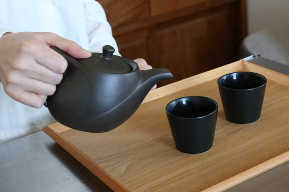 持ちやすい急須【新生活のお迎え準備に】「たっぷり大容量でほうじ茶や番茶にも」　愛知県常滑産・注ぎ口網付き急須・450cc 5枚目の画像