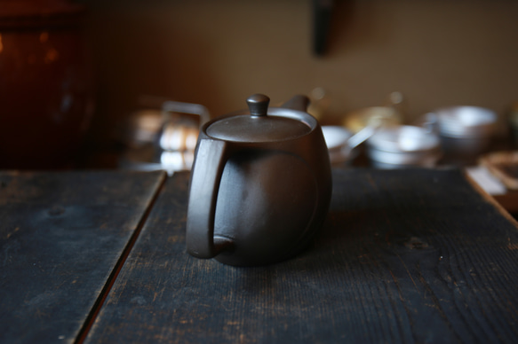 持ちやすい急須【新生活のお迎え準備に】「たっぷり大容量でほうじ茶や番茶にも」　愛知県常滑産・注ぎ口網付き急須・450cc 10枚目の画像