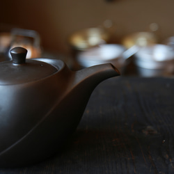 持ちやすい急須【新生活のお迎え準備に】「たっぷり大容量でほうじ茶や番茶にも」　愛知県常滑産・注ぎ口網付き急須・450cc 13枚目の画像