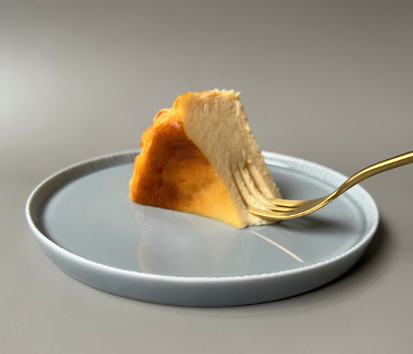 ホワイトチョコのバスクチーズケーキ12cmホール 4枚目の画像