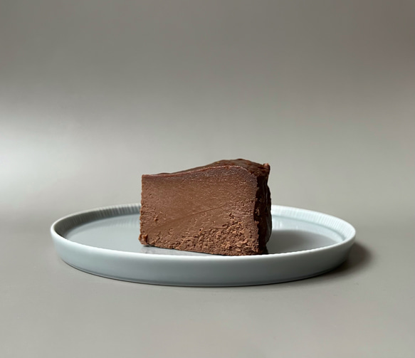 ビターチョコのバスクチーズケーキ12cmホール 1枚目の画像