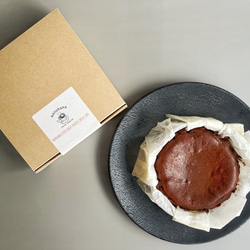 ビターチョコのバスクチーズケーキ12cmホール 7枚目の画像
