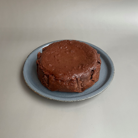ビターチョコのバスクチーズケーキ12cmホール 4枚目の画像
