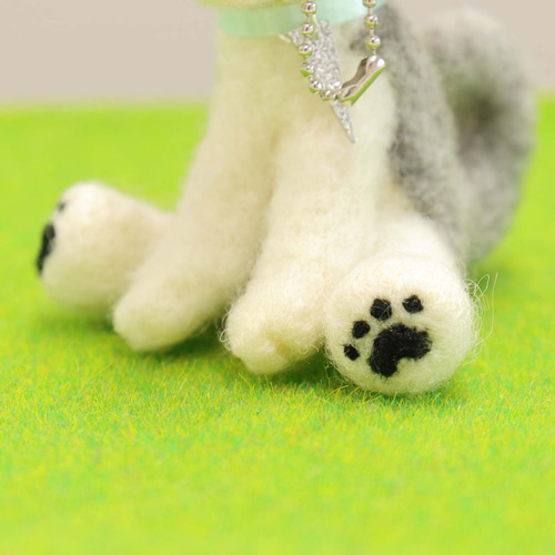 羊毛フェルト シベリアンハスキーのキーホルダー どうぶつキーホルダー