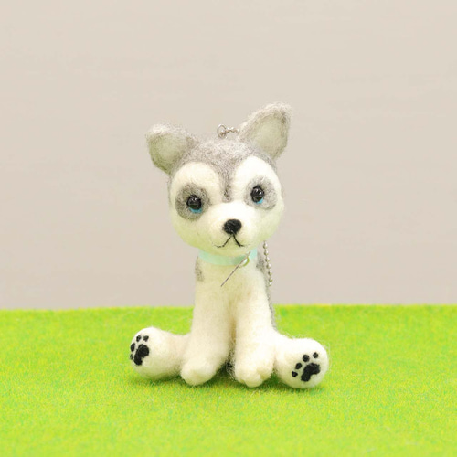 羊毛フェルト シベリアンハスキーのキーホルダー どうぶつキーホルダー