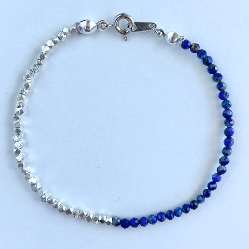 天然石ラピスラズリとカレンシルバー多角形ビーズのアシンメトリー