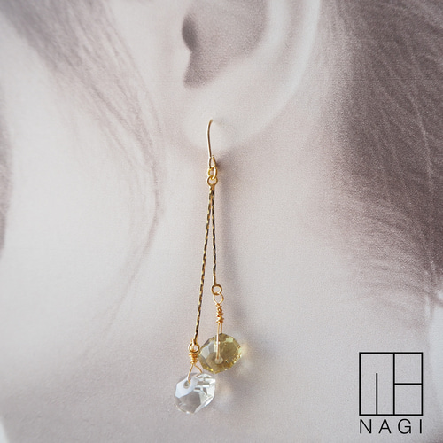 小さな星の揺れるロングピアス 天然石レモンクォーツ 小さな星の揺れる