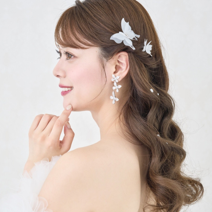 CR139ブライダルピアス  蝶々 大ぶり　揺れる 花嫁ピアス　ブライダルピアス　結婚式ピアス　ウェディングピアス