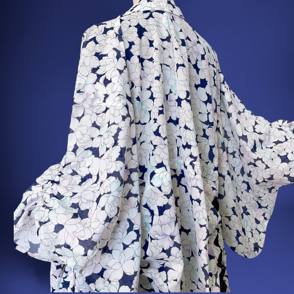 涼しげ ドレープ着物ガウン 裾袖クシュ 羽織 絽 着物リメイク シースルー 和柄 衣装 花柄 紺 男女兼用 フリーサイズ 10枚目の画像