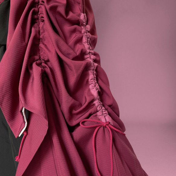 涼しげ ドレープ着物ガウン 裾袖クシュ 羽織 絽 着物リメイク 和柄 エンジ 男女兼用 フリーサイズ k5809 2枚目の画像