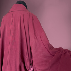 涼しげ ドレープ着物ガウン 裾袖クシュ 羽織 絽 着物リメイク 和柄 エンジ 男女兼用 フリーサイズ k5809 7枚目の画像