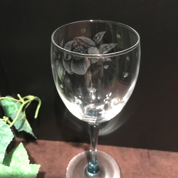 クリスマスローズのワイングラス〜手彫りガラス〜 9枚目の画像