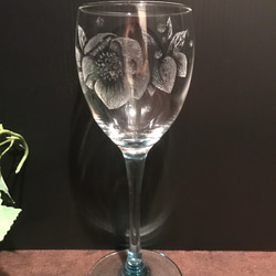 クリスマスローズのワイングラス〜手彫りガラス〜 6枚目の画像