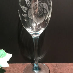 クリスマスローズのワイングラス〜手彫りガラス〜 3枚目の画像