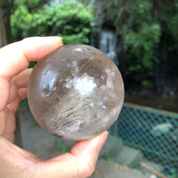 【レア☆】虹入り☆千層ガーデンクォーツスフィア（丸玉）☆62mm！☆瀧川神社にて浄化済み☆選べる台座2種☆No.3 19枚目の画像