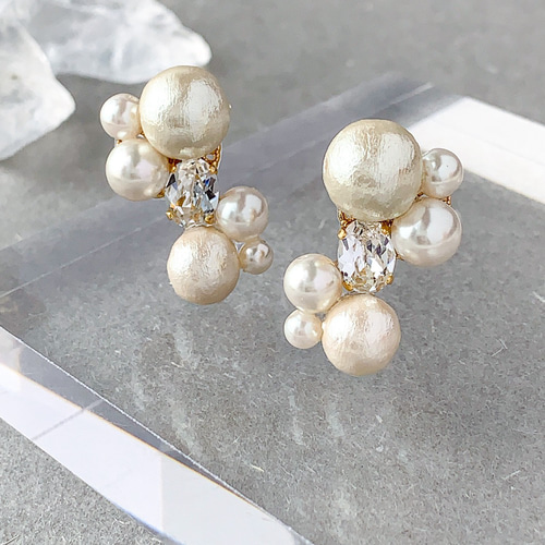 374 パールシャワー ゴールド ハンドメイド ピアス イヤリング 入学式 楽天市場】韓国 ピアス イヤリング フラワー パール シャワー メタル