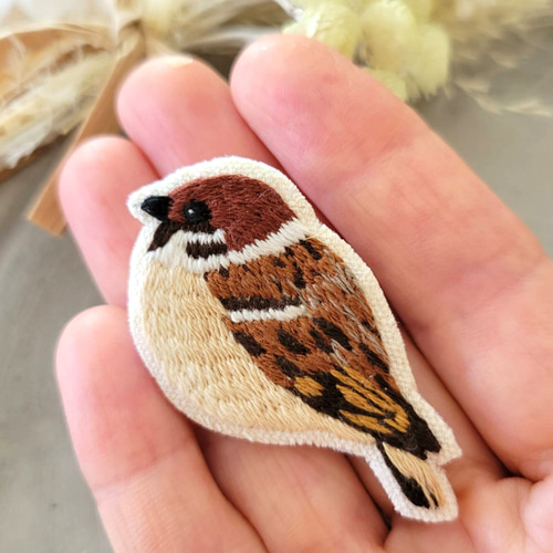 すずめの刺繍ブローチ【受注製作】 ブローチ choco mint 通販 16469536