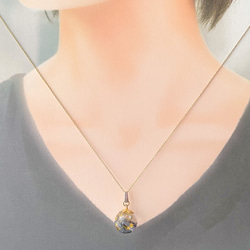 天然石サファイアと金箔のガラスドームネックレス　　【　受注生産　】 7枚目の画像