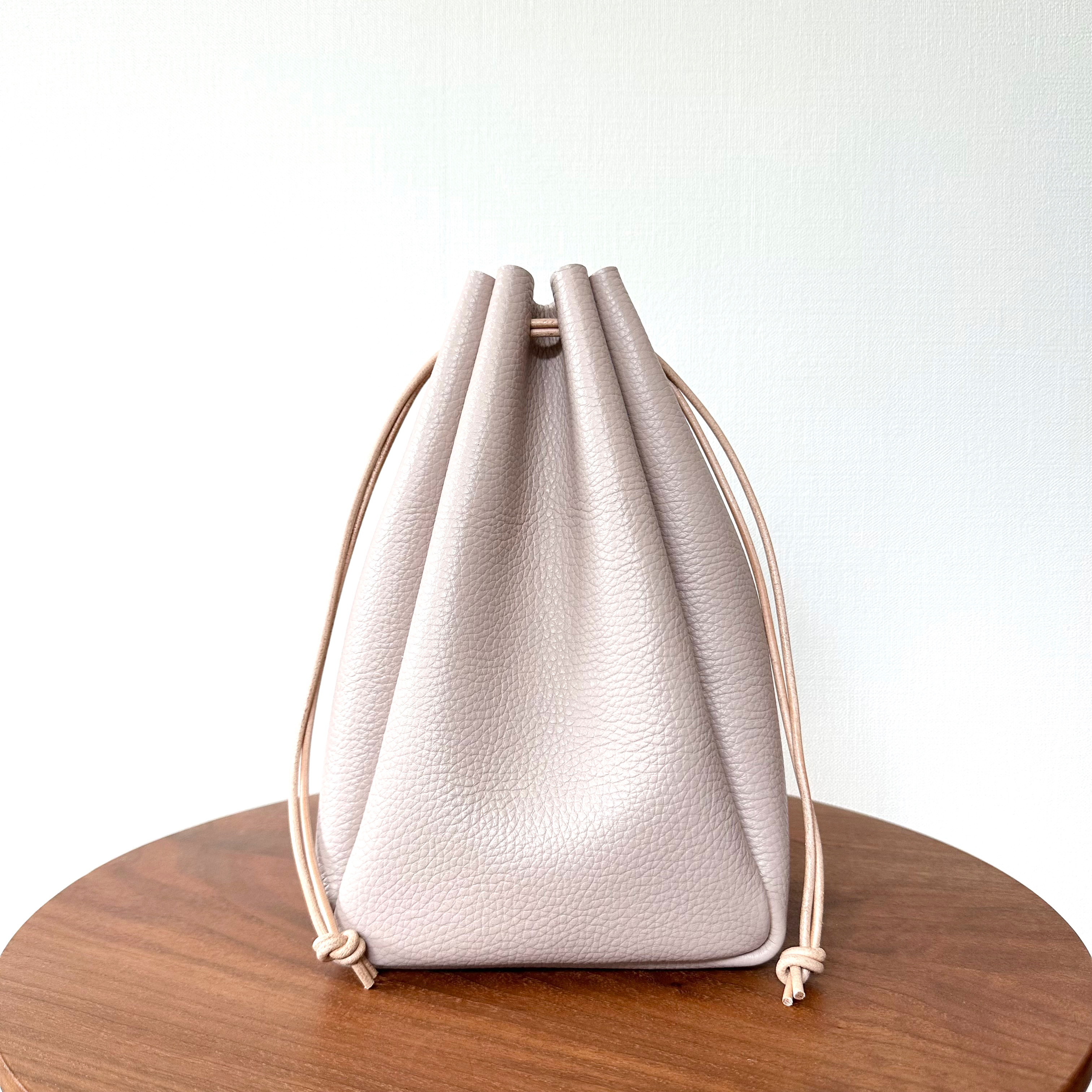 牛革巾着バッグ・縦長【ベージュ】