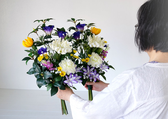 【１対セット】仏花(造花) 大輪菊と香花(シキビ)の仏花セット(white) 9枚目の画像