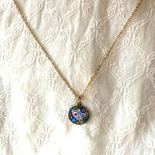 ベネチアンガラス　ミルフィオリの「アンティーク」の6角の花瓶 ベネチアンガラス ミルフィオリの「アンティーク」の6角の花瓶