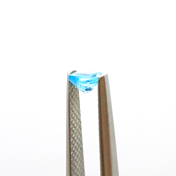 AG-L-309　天然石 ルース 素材 アパタイト 約0.48ct 4枚目の画像