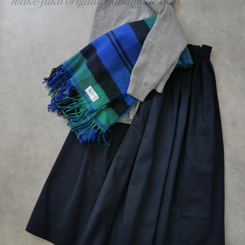 OUR 軽やか素材のギャザーロングスカート　ネイビー OURHOME 軽やか素材のギャザーロングスカート ネイビー - メルカリ