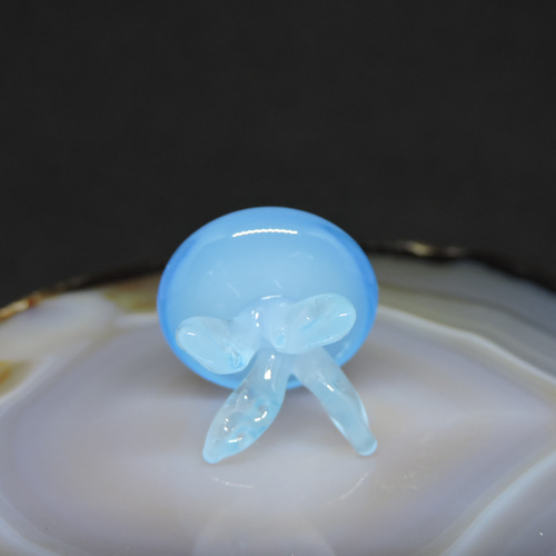 ガラス製果物型アート 好きな色のガラスが生産終了になってしまいました。 そのガラス