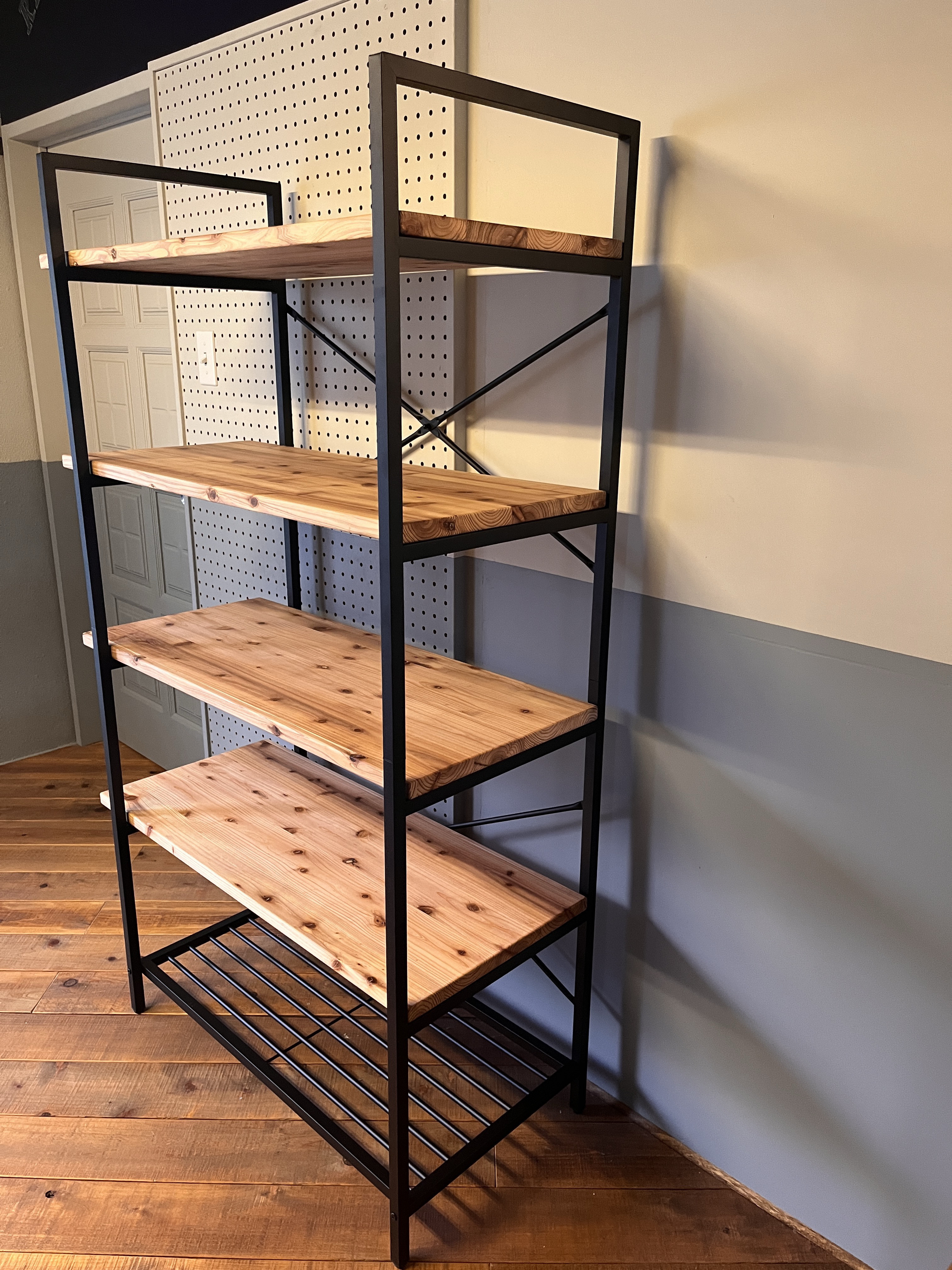 アイアンフレームの5段シェルフ 棚