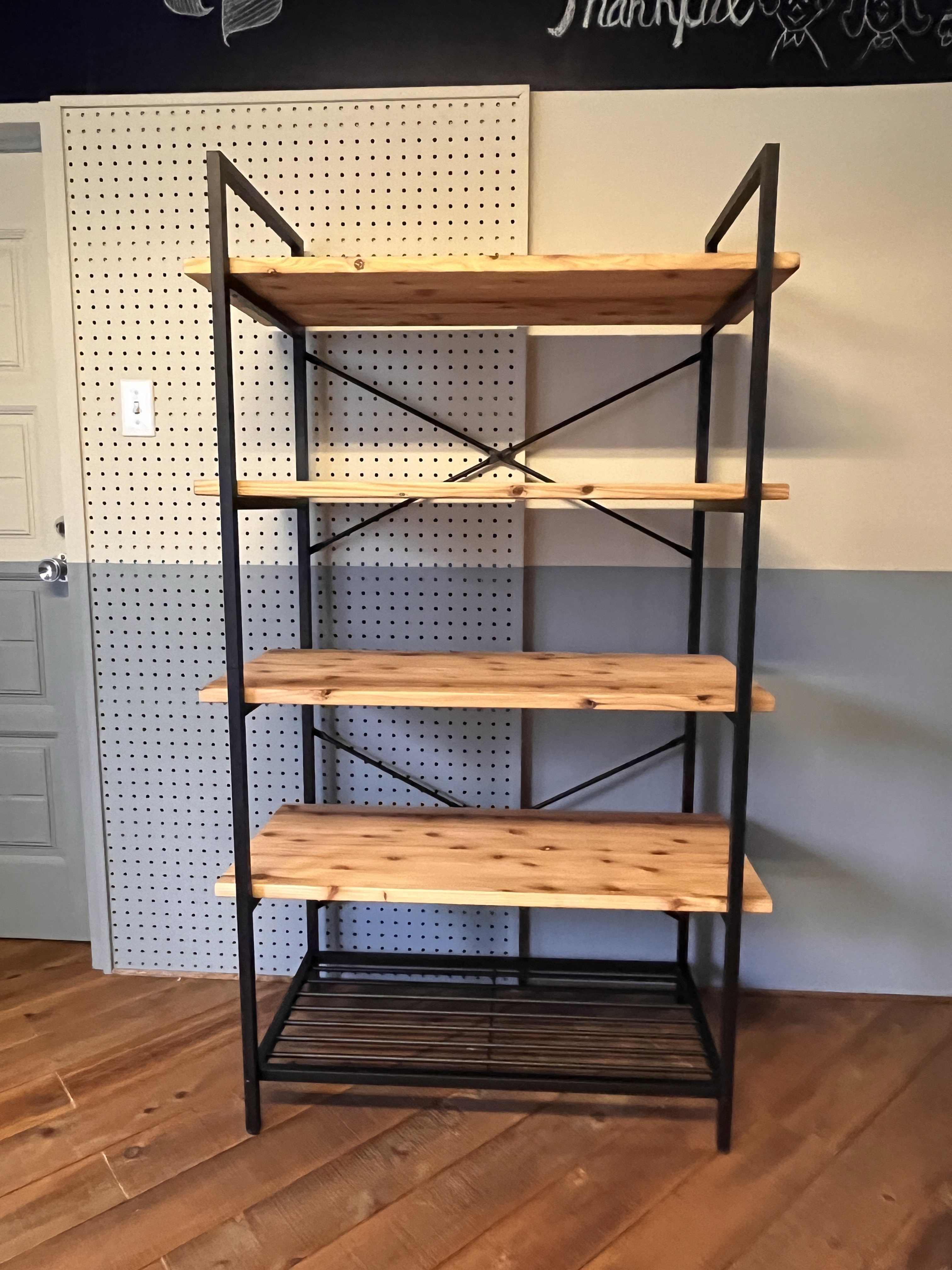 アイアンフレームの5段シェルフ 棚