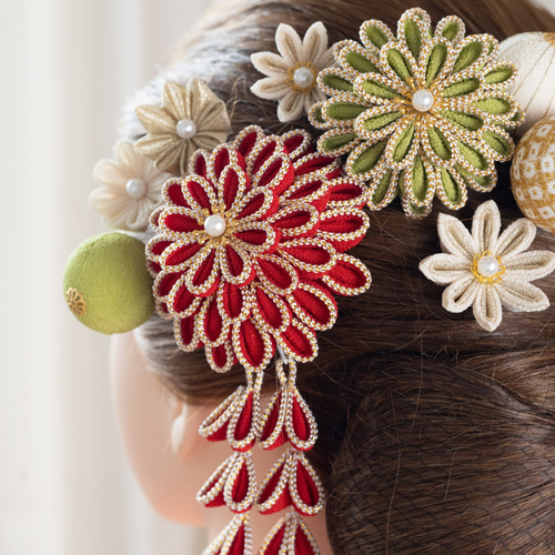 つまみ細工 髪飾り 赤 緑 ゴールド 白 成人式 振袖 結婚式 七五三